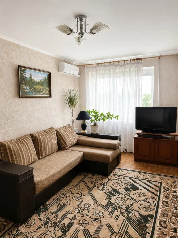 Велика 2к квартира (61м²) з величезною кухнею 13.6м² – вул.