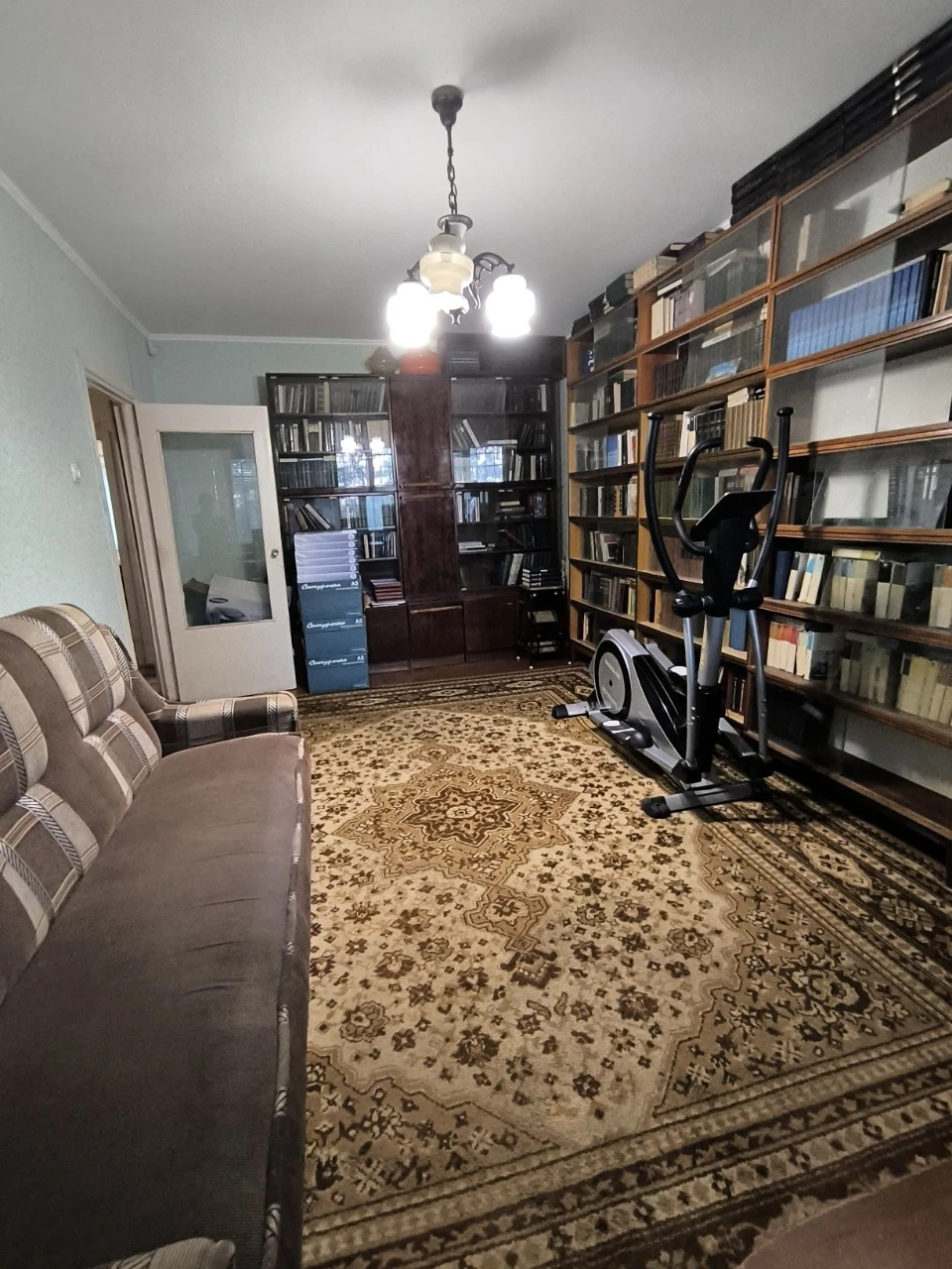 Левада, вул. В. Івасюка, 2-кімн. квартира