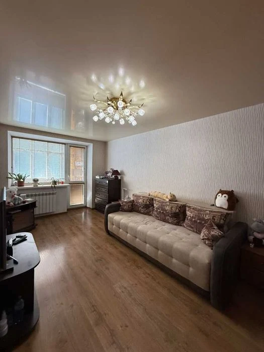 3к.квартира, Поділ, окремі кімнати, цегла ,60м2, 2/5