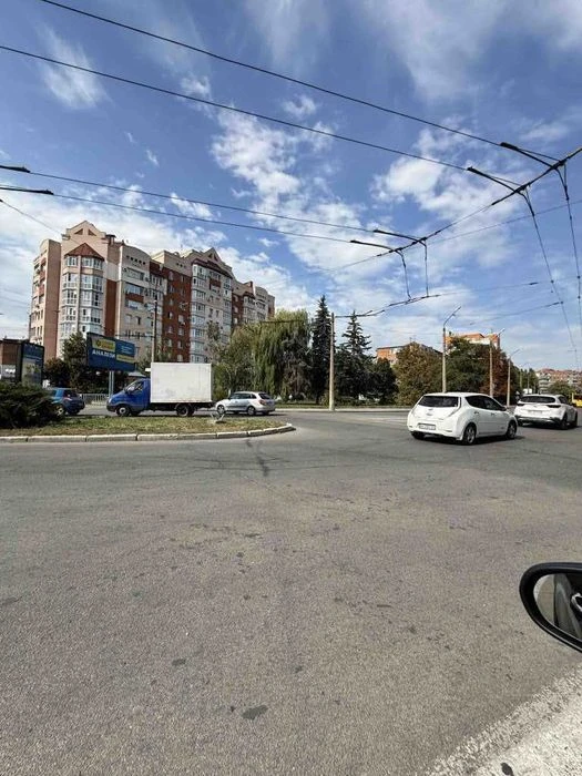 3к.квартира, Поділ, окремі кімнати, цегла ,60м2, 2/5