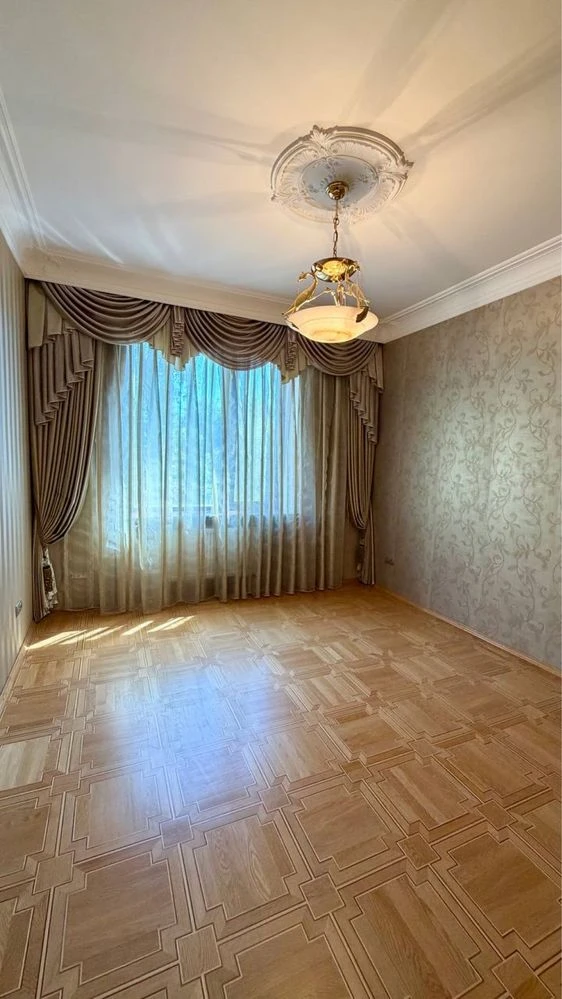 Продаж 3 кімнатної квартири Центр,Котляревського парк,школа