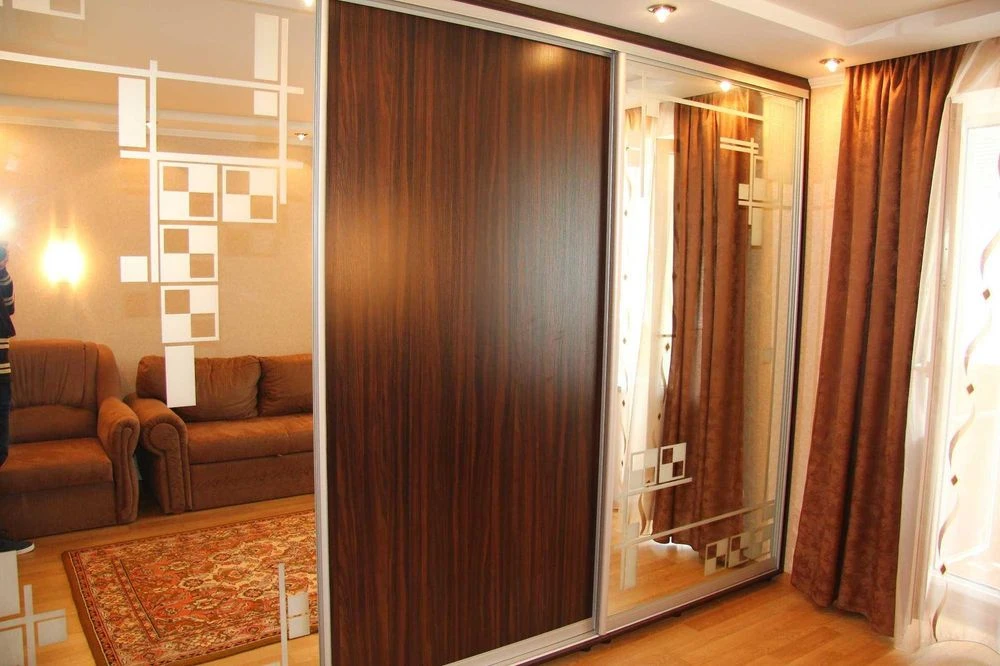 Продаж 2-к квартири у цегляному будинку (3 поверх, меблі + т