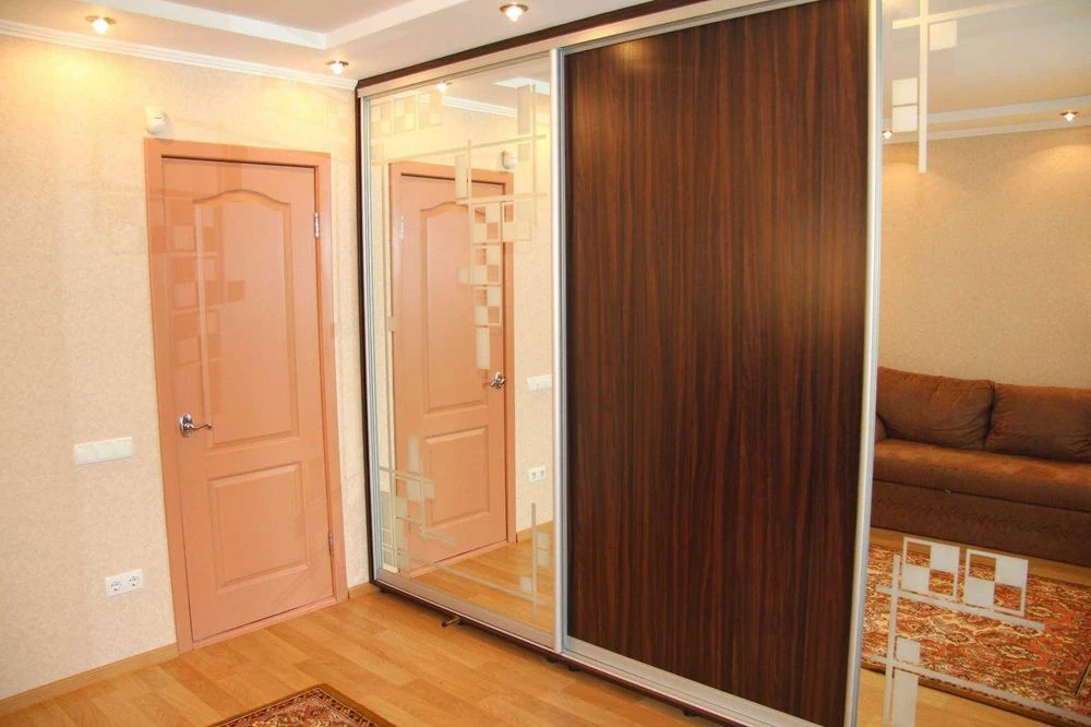 Продаж 2-к квартири у цегляному будинку (3 поверх, меблі + т