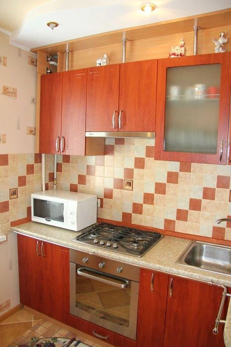 Продаж 2-к квартири у цегляному будинку (3 поверх, меблі + т