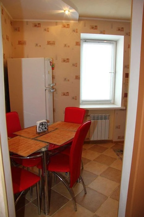 Продаж 2-к квартири у цегляному будинку (3 поверх, меблі + т