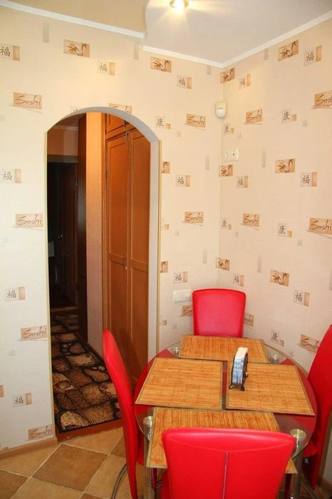 Продаж 2-к квартири у цегляному будинку (3 поверх, меблі + т