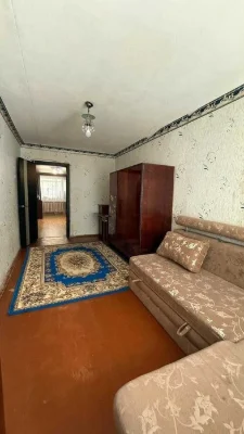 2к квартира 52м2, поверх 1/5, БАЛКОН, м-н Алмазний