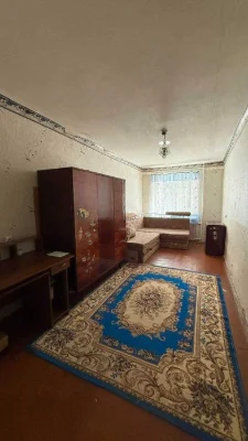 2к квартира 52м2, поверх 1/5, БАЛКОН, м-н Алмазний