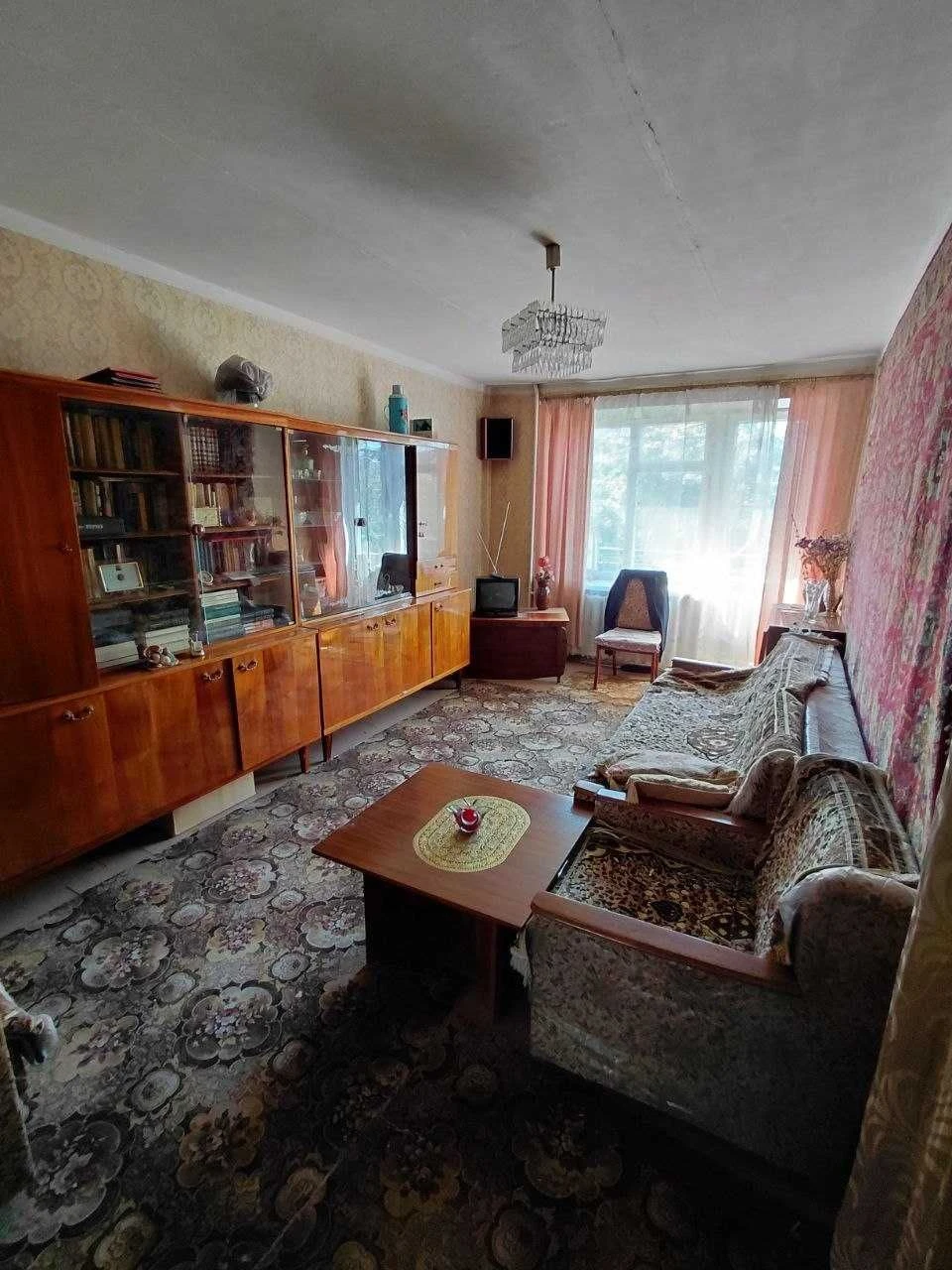 Продаж Трьохкімнатної Квартири Поділ