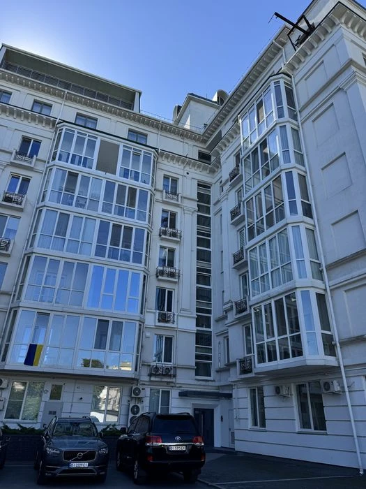 Продаж 3-х кімнатної квартири Центр