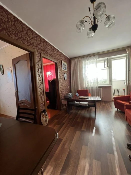 Продаю 3 к квартиру район Алмазний