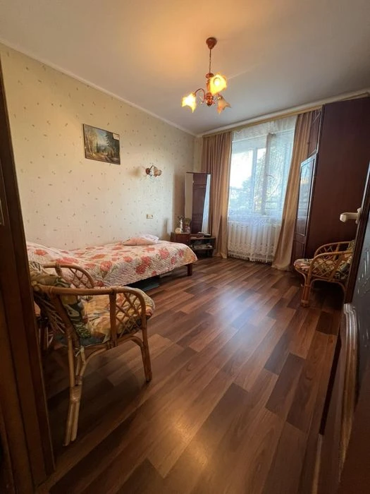 Продаю 3 к квартиру район Алмазний