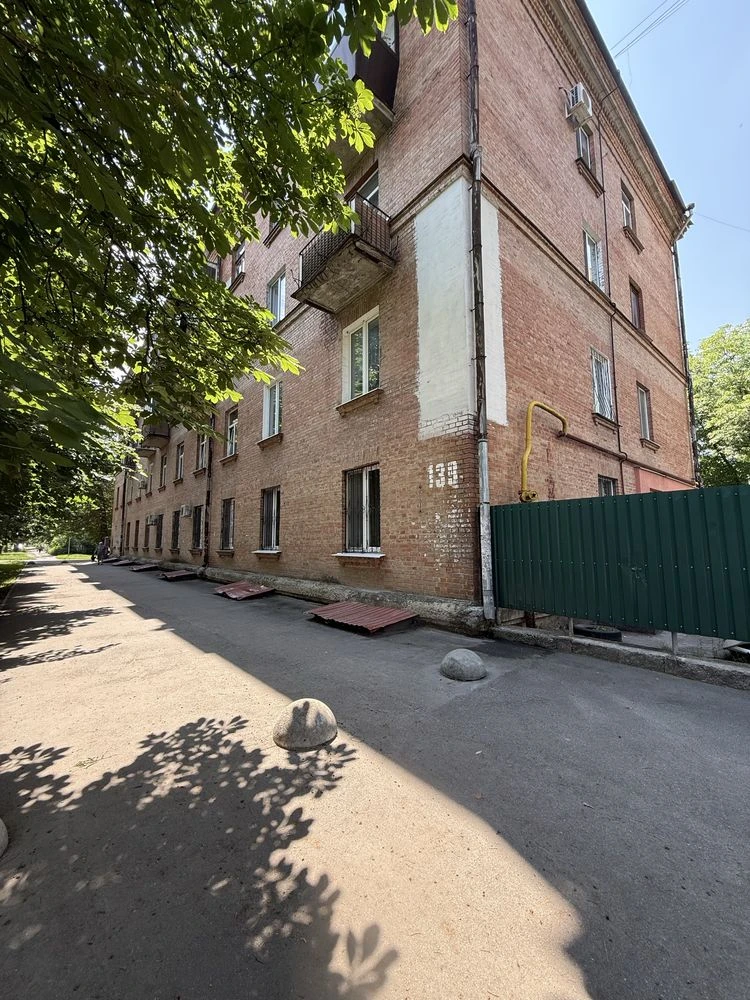 Зигіна, шикарна 4 -х кімнатна сталінка з меблями та технікою