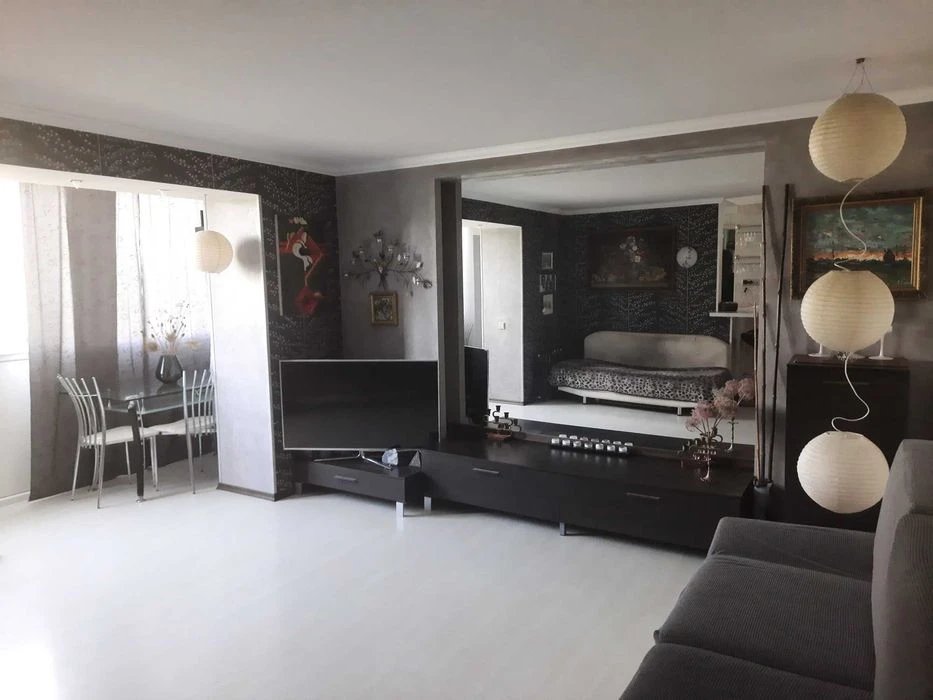Квартира с ремонтом, технікою та меблями. Браїлки, 70 м. кв.