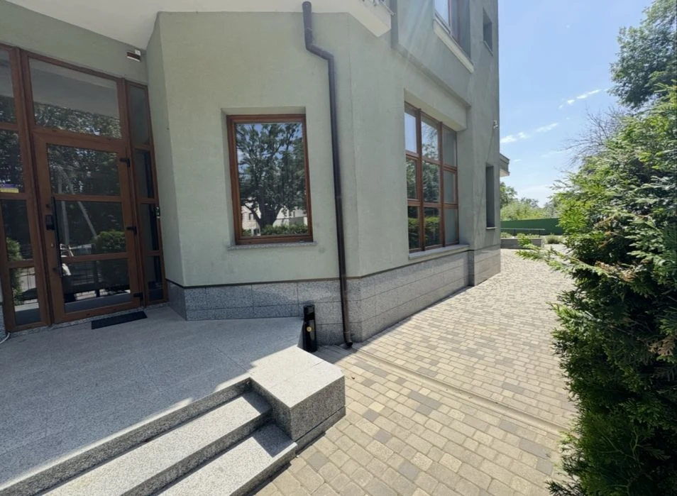 Продаж чотрикімнатної(4) квартир в центрі!! Новобудова!! Пар