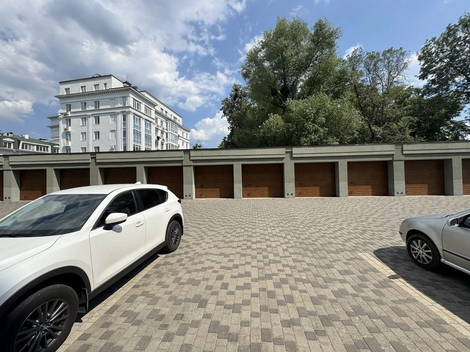 Продаж чотрикімнатної(4) квартир в центрі!! Новобудова!! Пар