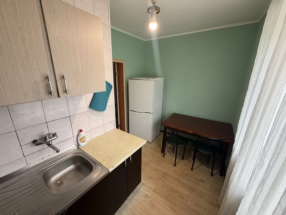 Продаж 1к квартири з великою лоджією і своїм підвальним прим