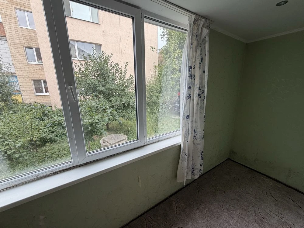 Продаж 1к квартири з великою лоджією і своїм підвальним прим