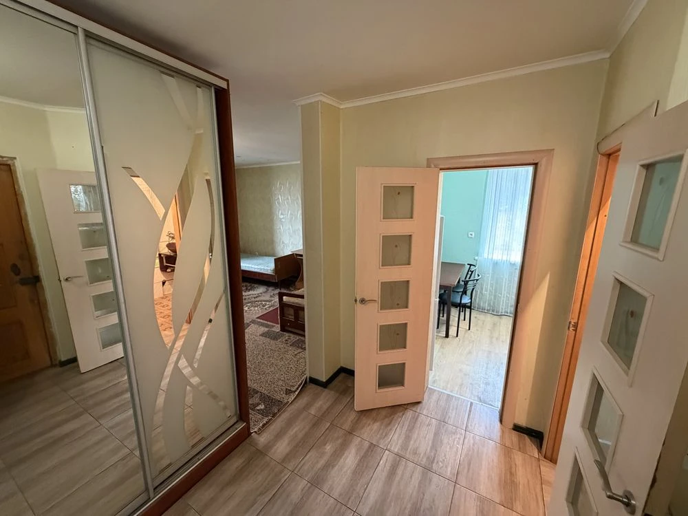 Продаж 1к квартири з великою лоджією і своїм підвальним прим