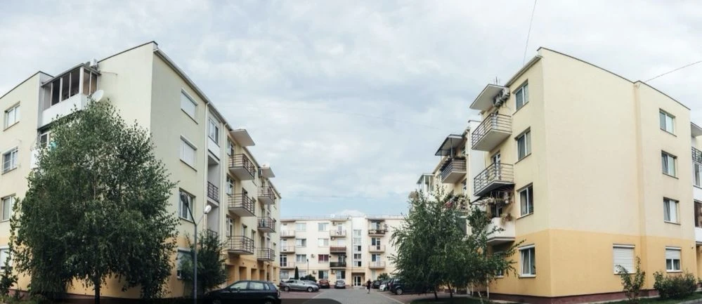 Продаж 2 кімнатної квартири біля Дастору