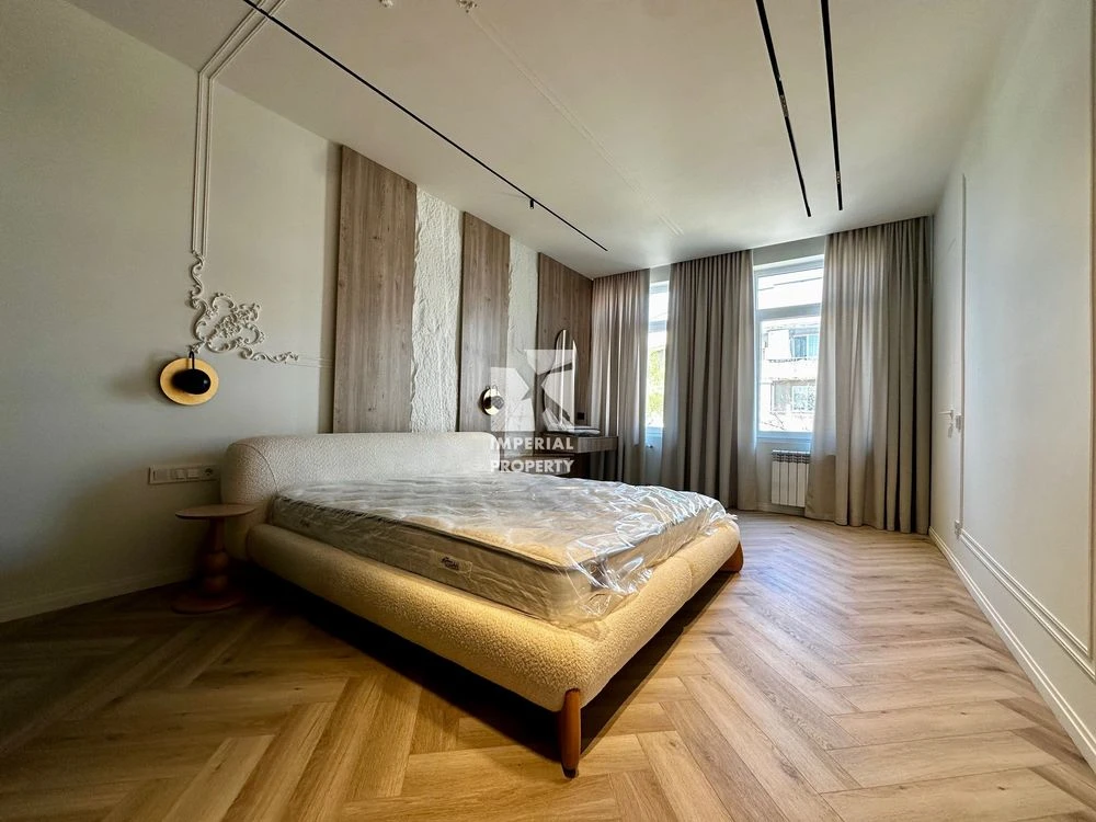 Продаж дизайнерської 4-х кімнатної квартири в центрі Ужгород