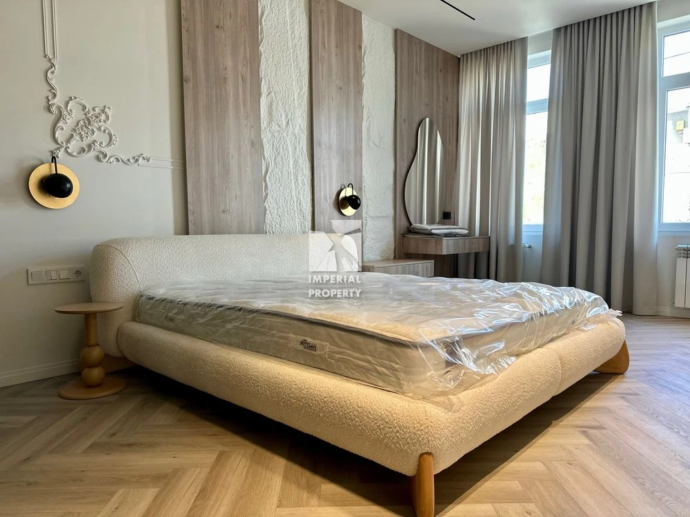 Продаж дизайнерської 4-х кімнатної квартири в центрі Ужгород