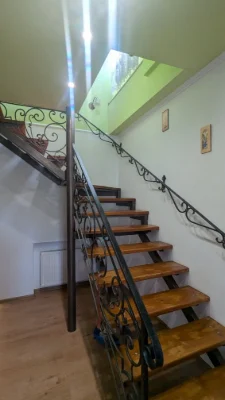 Продаж 3- кімн квартири з двориком. Газ!