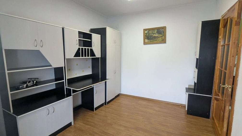 Продаж 3- кімн квартири з двориком. Газ!