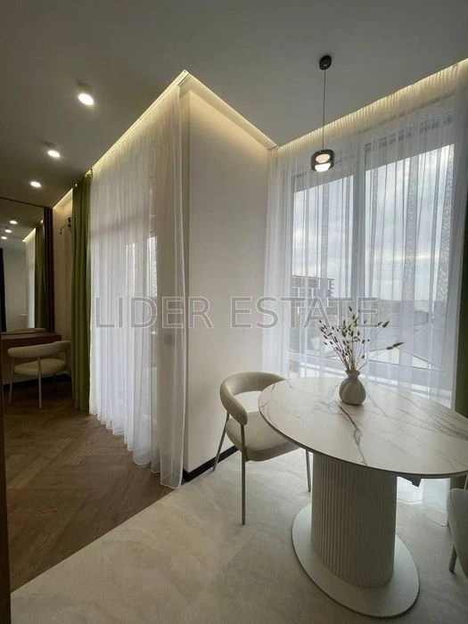 Продам 1-к квартиру, 5/5, 34 м², ЖК Загорський