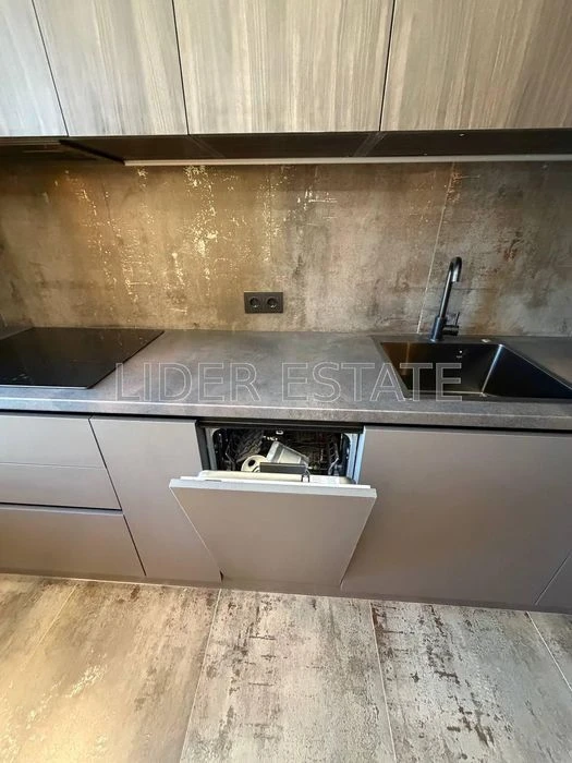 Продам 1,5 кімн. квартиру 43 м² у ЖК KRONA house, Ужгород, 9