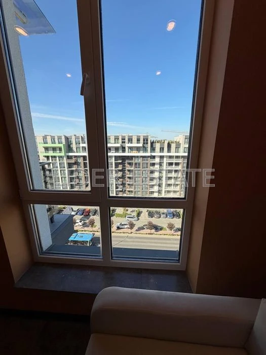 Продам 1,5 кімн. квартиру 43 м² у ЖК KRONA house, Ужгород, 9