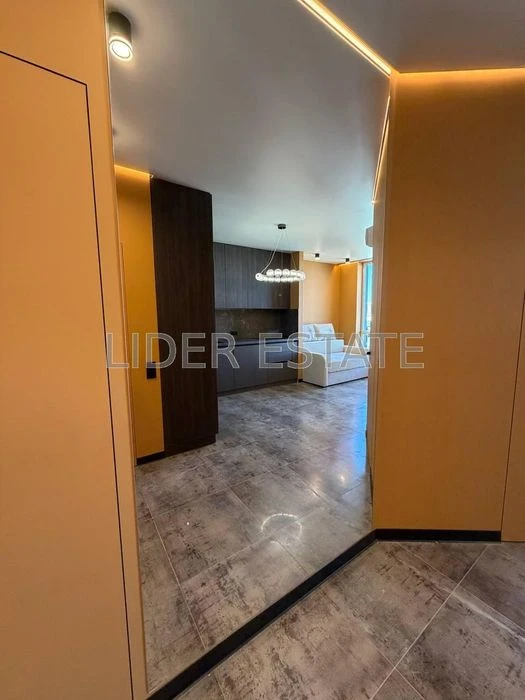 Продам 1,5 кімн. квартиру 43 м² у ЖК KRONA house, Ужгород, 9