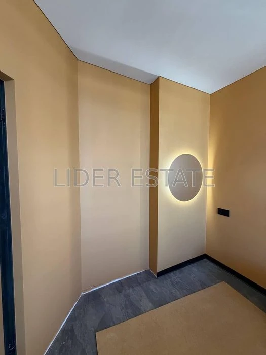 Продам 1,5 кімн. квартиру 43 м² у ЖК KRONA house, Ужгород, 9