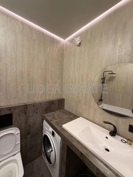 Продам 1,5 кімн. квартиру 43 м² у ЖК KRONA house, Ужгород, 9