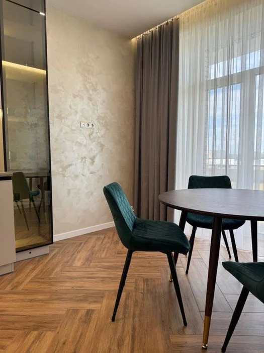 Продаж  2.5 кімнатної квартири  Ужгород