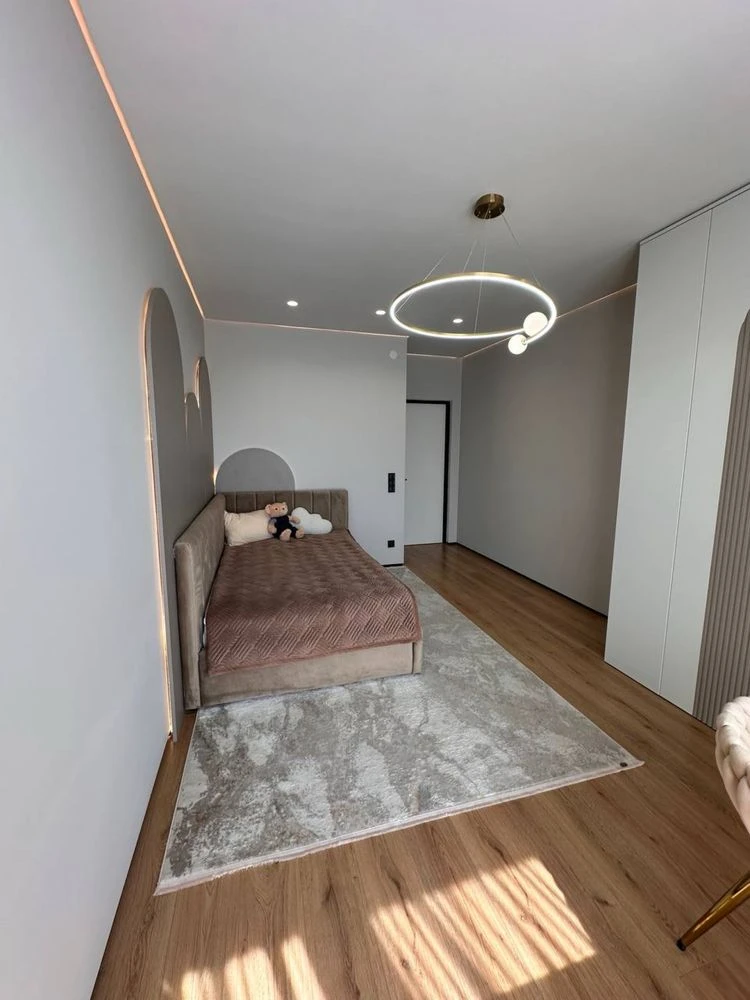 Продаж 2-кімнатної квартири 75 м² в Ужгороді