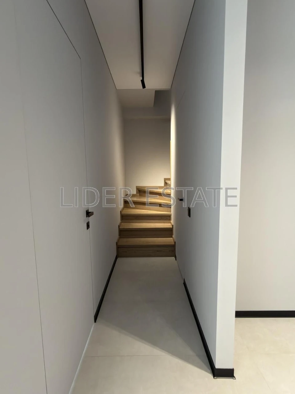 Продаж дворівневої 3-кімнатної квартири | 79,6 м² | Ужгород