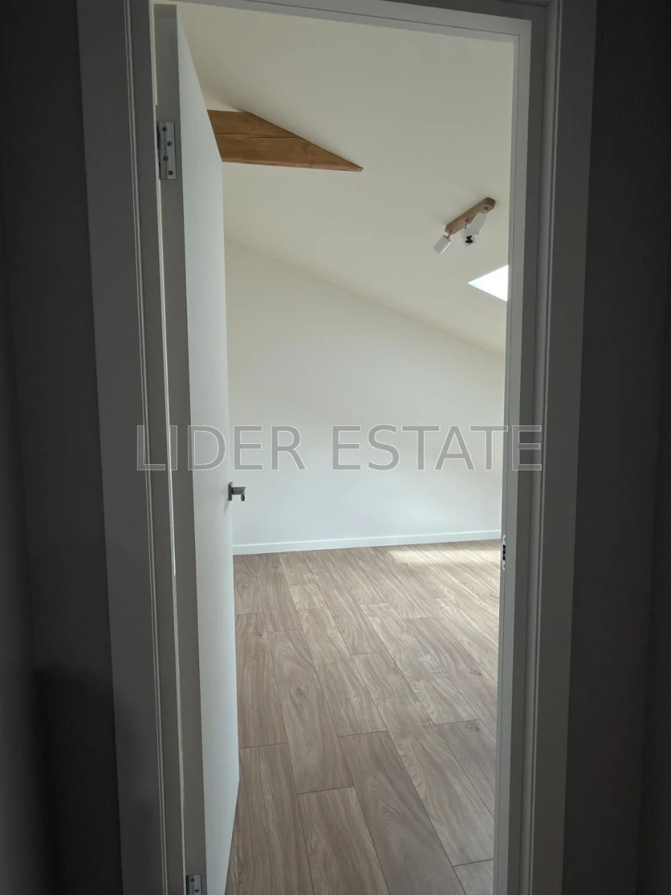 Продаж дворівневої 3-кімнатної квартири | 79,6 м² | Ужгород