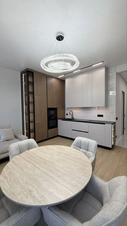 Продаж 2-х кімнатна ЖК Uzh Towers.