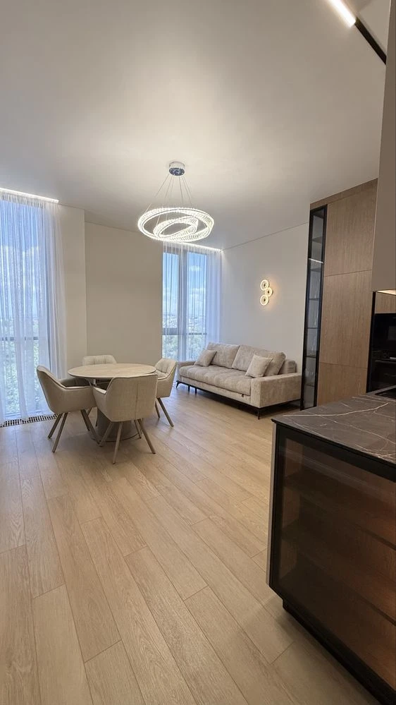 Продаж 2-х кімнатна ЖК Uzh Towers.