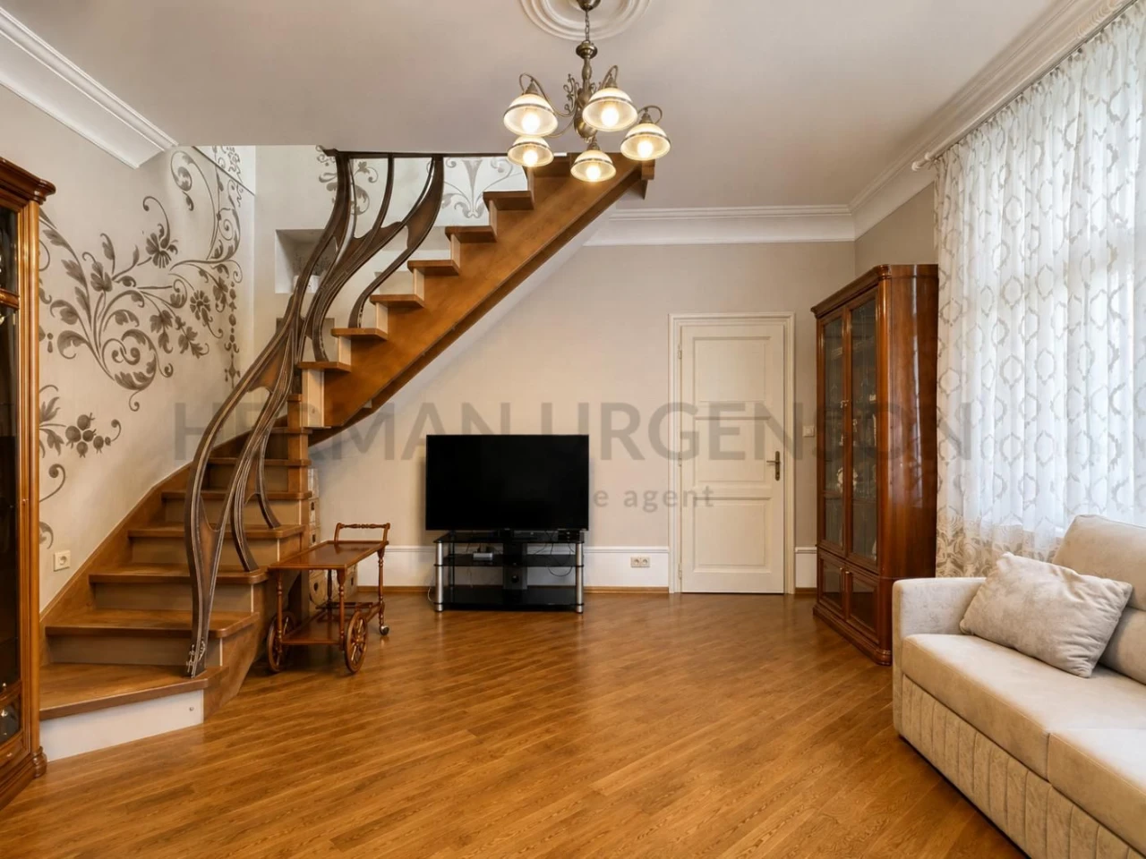 Продаж дворівневої 4к квартири 130 м.кв / Центр, вул. Волоши