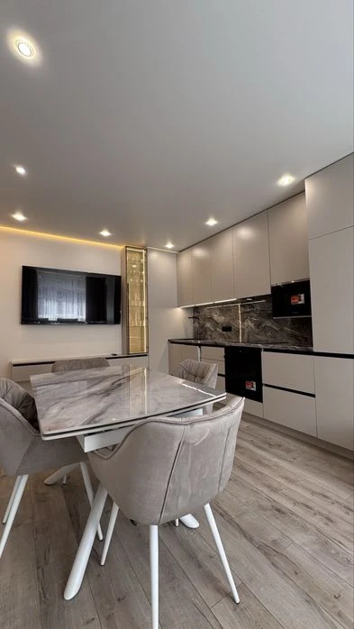 Центр. Новобудова. 55 м.кв.