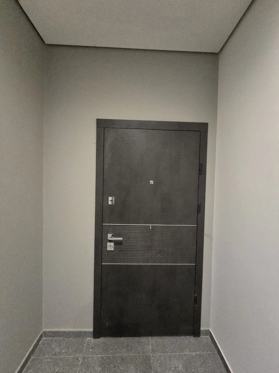 ПРОДАЖ 3-км. КВАРТИРИ 105,8 м² – 1 поверх / тераса / клумба