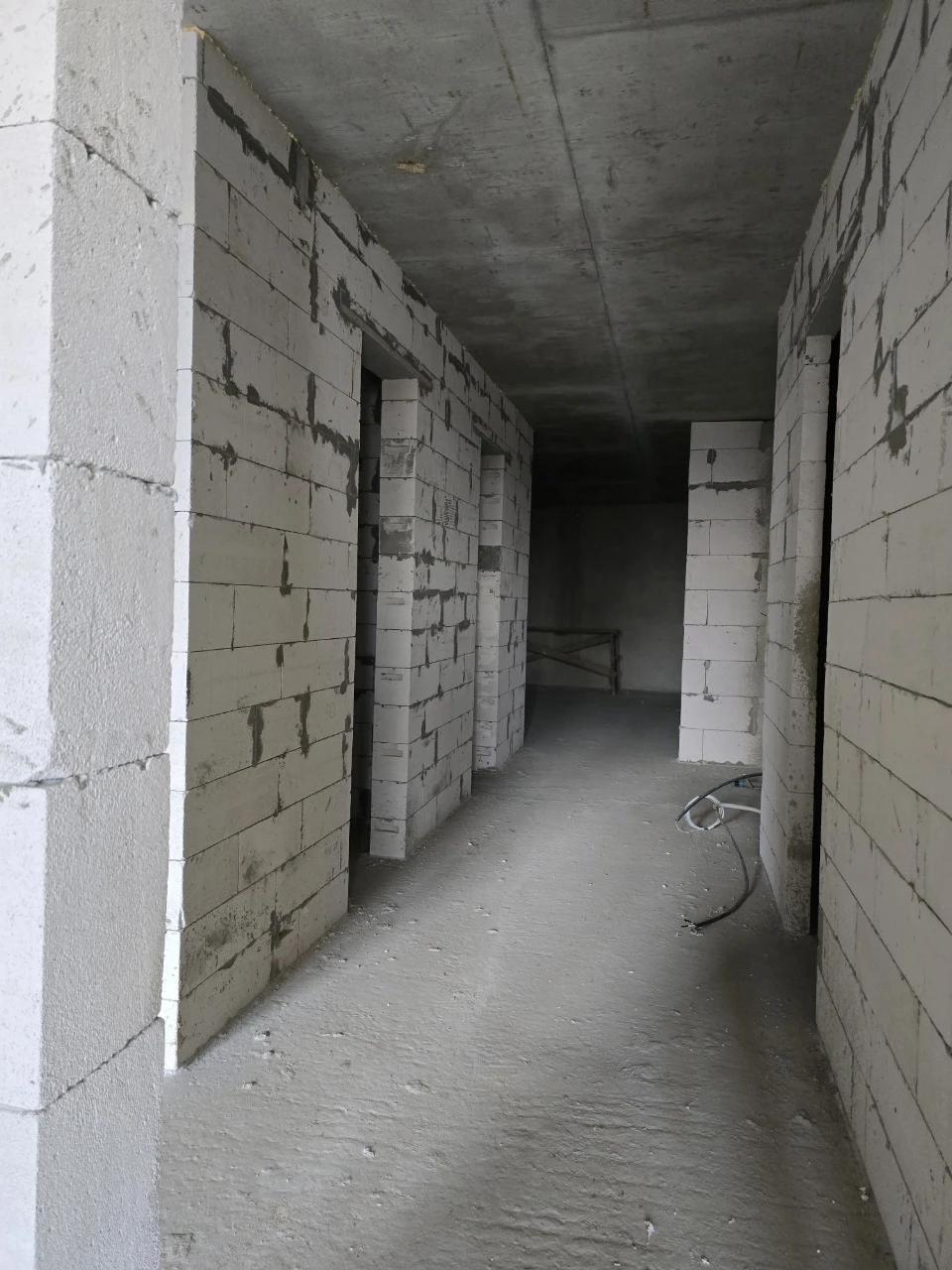 ПРОДАЖ 3-км. КВАРТИРИ 105,8 м² – 1 поверх / тераса / клумба