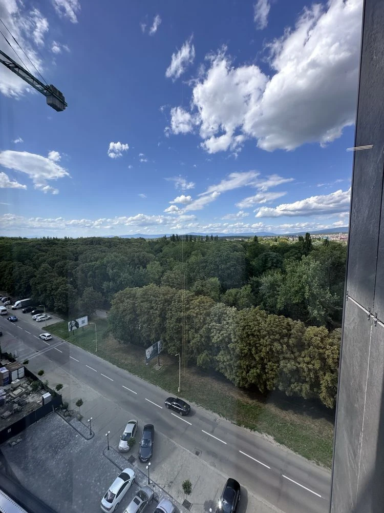 Продається 2 кімнатна квартира на набережній з видом на парк