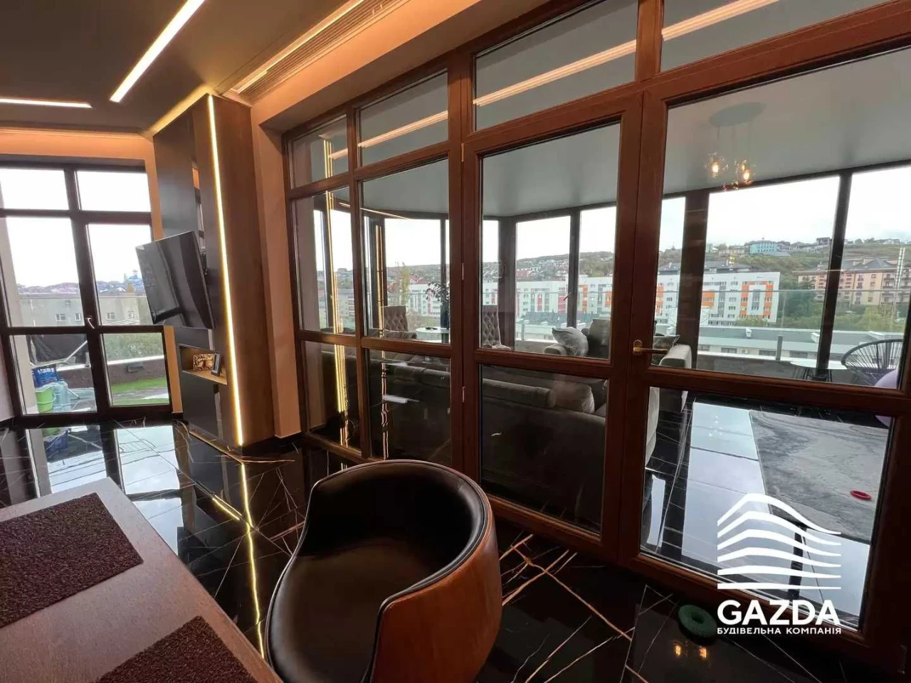 3-кімнатна квартира 103,5 м² з ремонтом панорамною терасою в