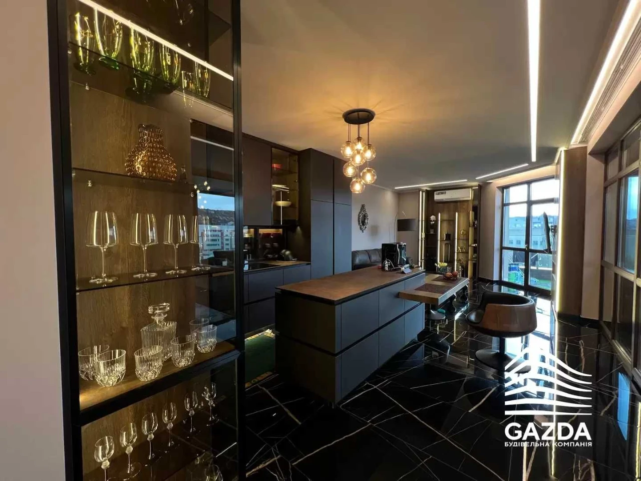 3-кімнатна квартира 103,5 м² з ремонтом панорамною терасою в