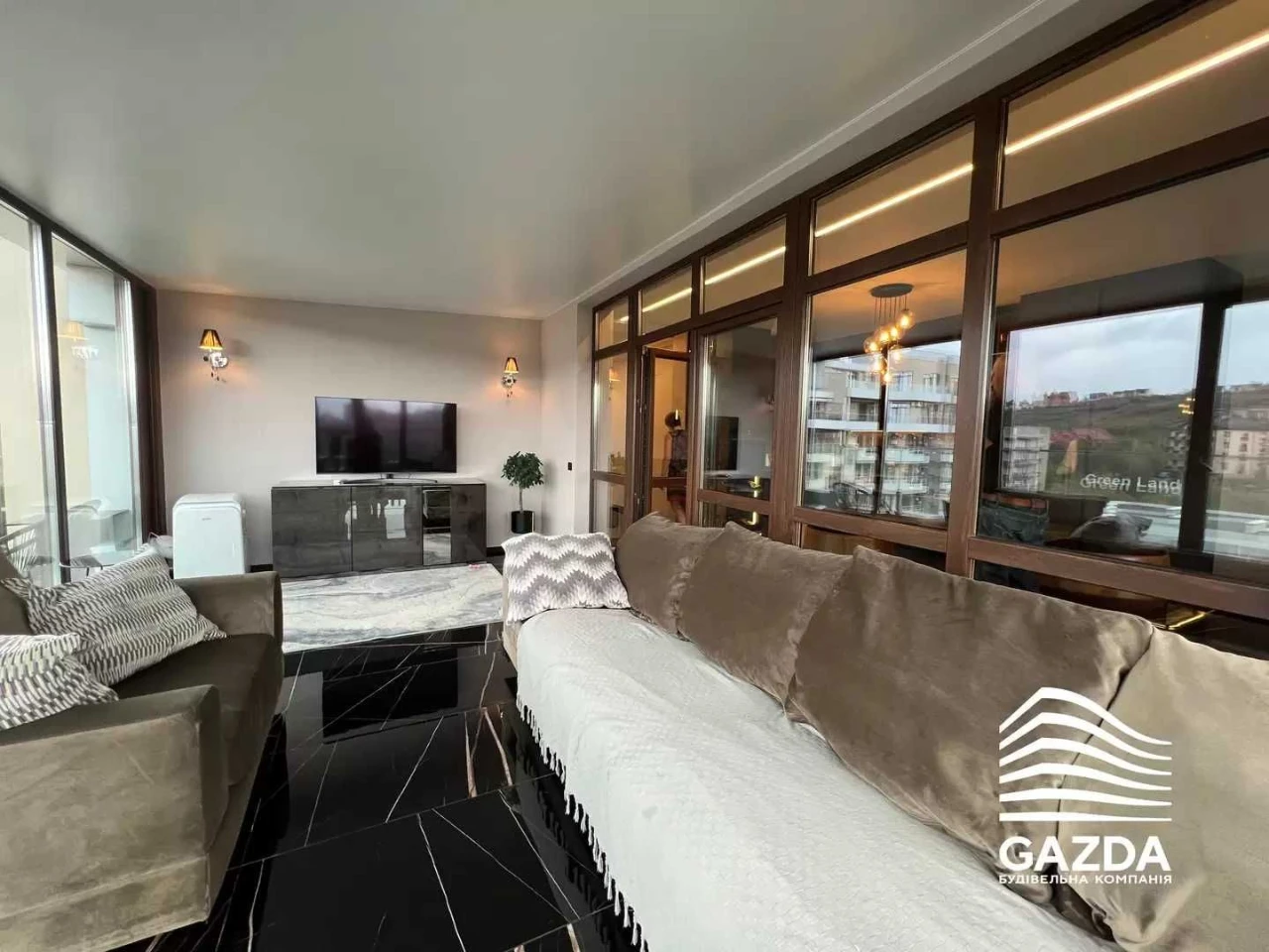 3-кімнатна квартира 103,5 м² з ремонтом панорамною терасою в