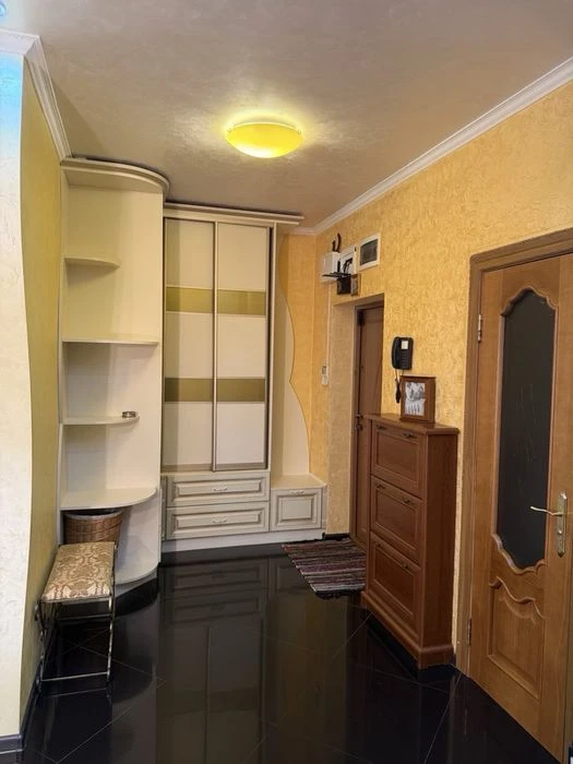 Продаж трьохрівневої 5-кімнатної квартири в ЖК «Сакура»