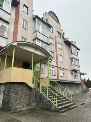 Продаж 5-ти кімнатноі квартири м.Ужгород вул.Перемоги